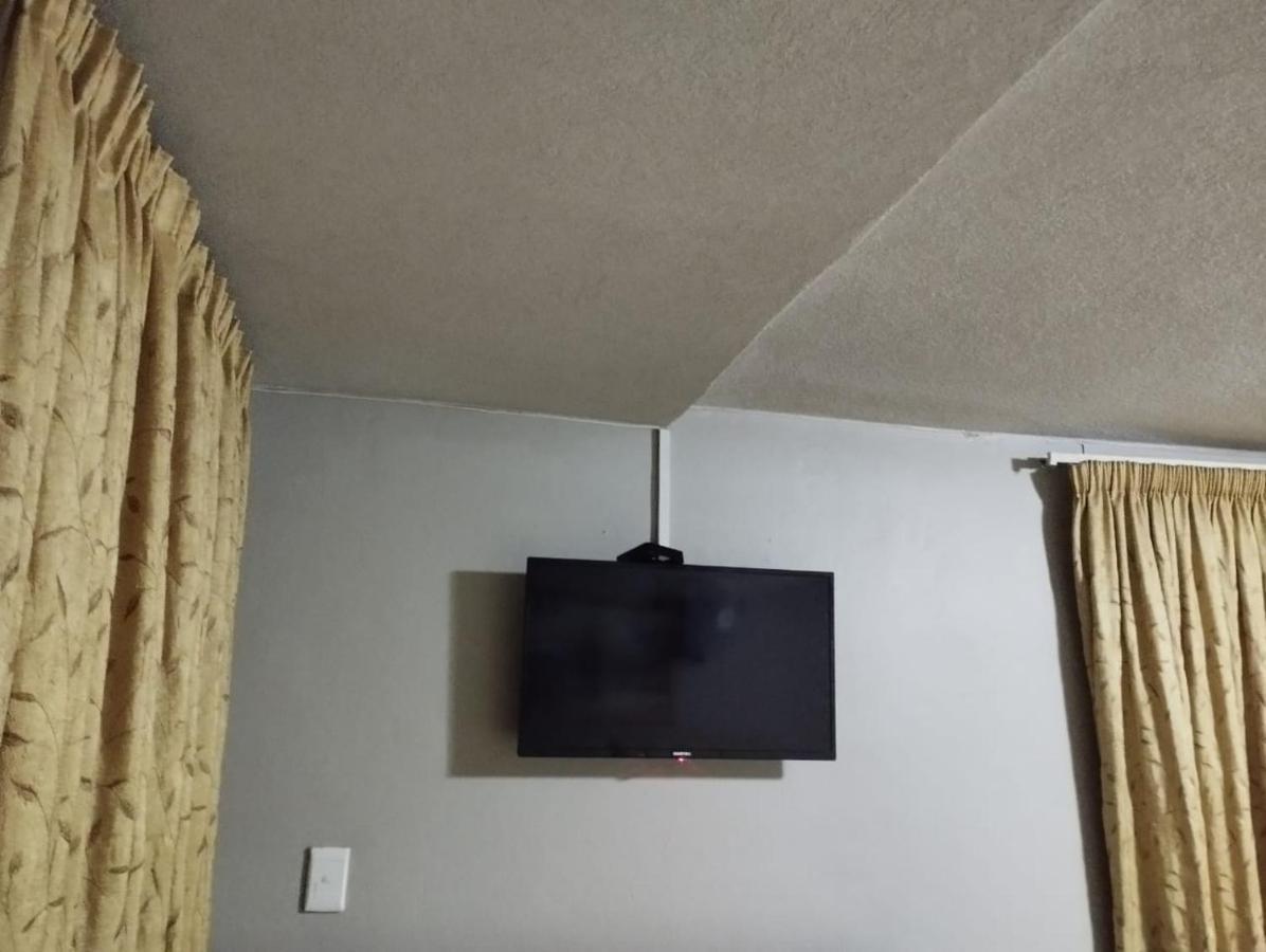 Grace'S Santuary Hotel La Mercy Bagian luar foto
